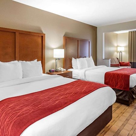 Comfort Inn & Suites Cedar Rapids North - Collins Road Экстерьер фото