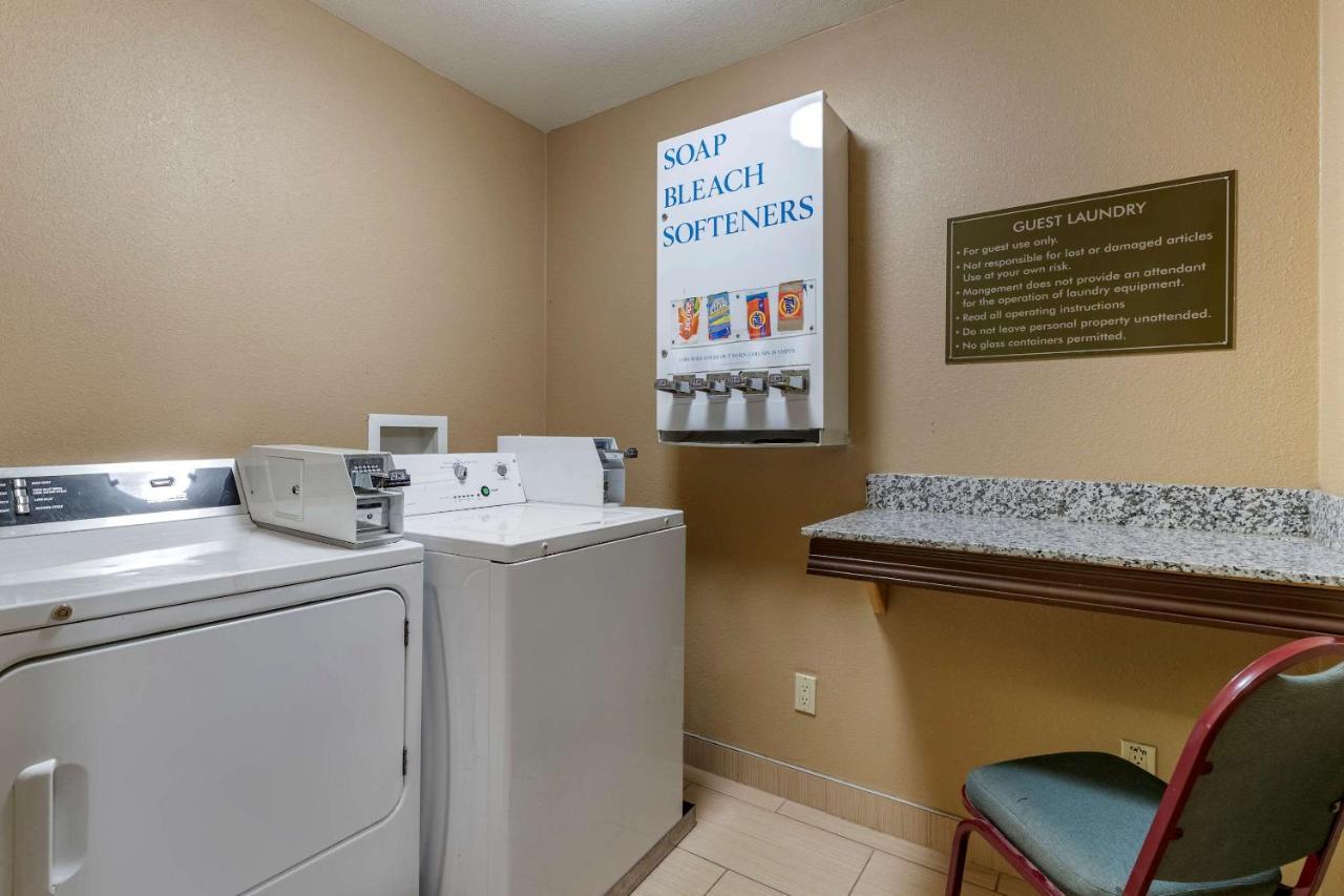 Comfort Inn & Suites Cedar Rapids North - Collins Road Экстерьер фото