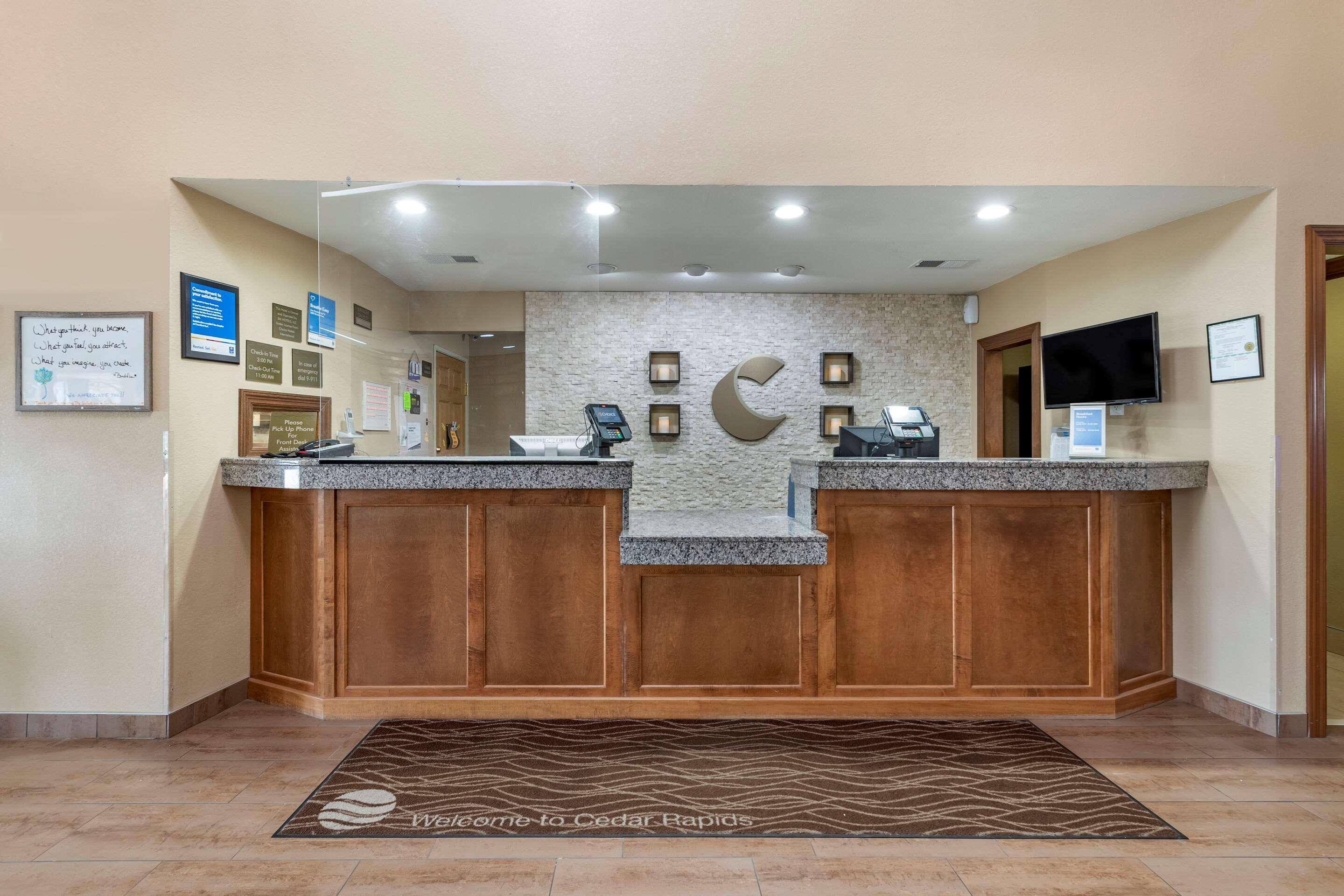 Comfort Inn & Suites Cedar Rapids North - Collins Road Экстерьер фото